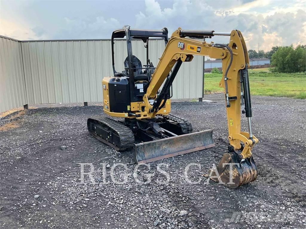 CAT 302.7 حفارات زحافة