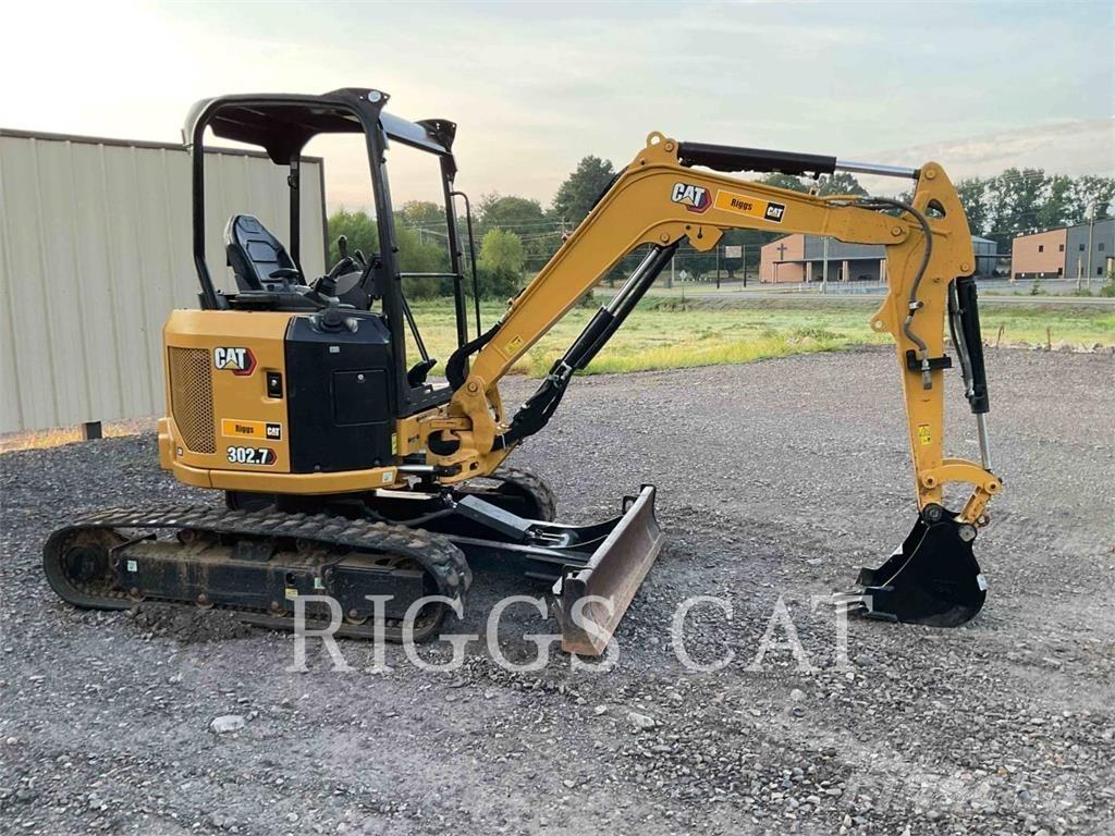 CAT 302.7 حفارات زحافة