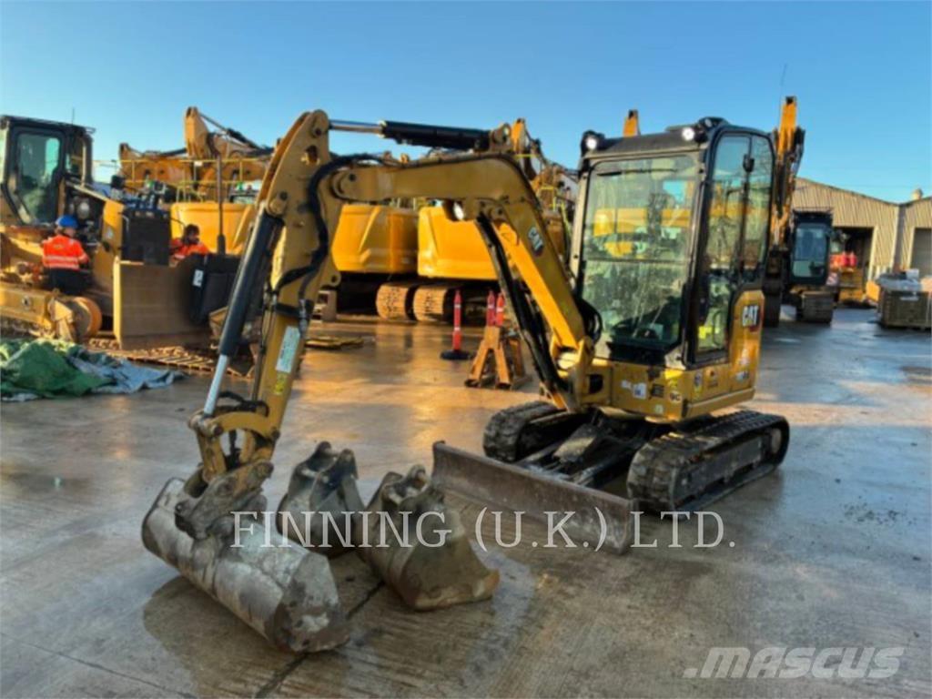 CAT 302.7 حفارات زحافة