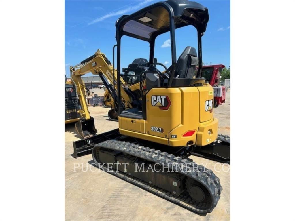 CAT 302.7-07CR حفارات زحافة