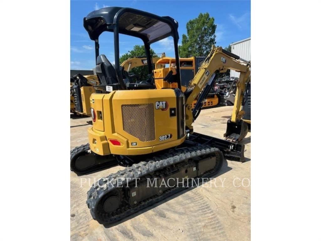 CAT 302.7-07CR حفارات زحافة