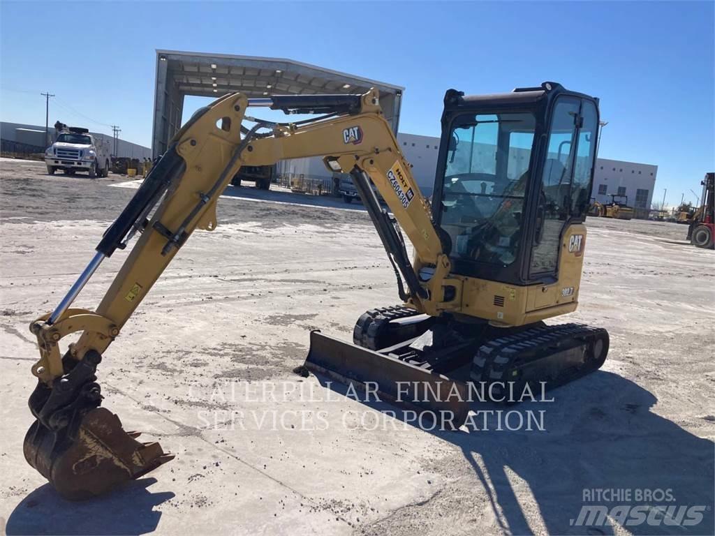 CAT 302.7-07CR حفارات زحافة
