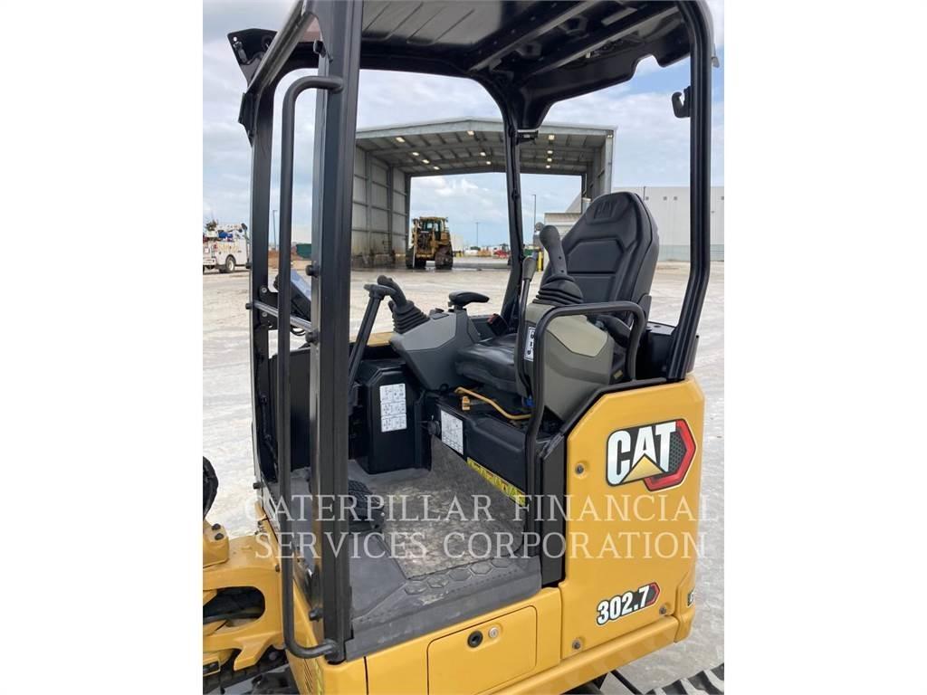 CAT 302.7-07CR حفارات زحافة