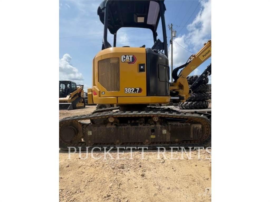 CAT 302.7-07CR حفارات زحافة