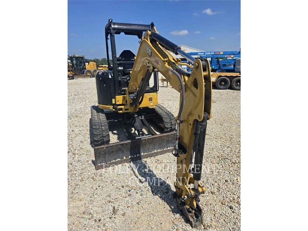 CAT 302.7-07LO حفارات زحافة