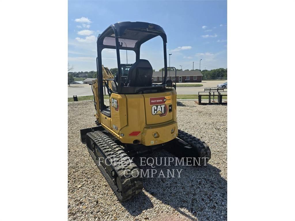 CAT 302.7-07LO حفارات زحافة
