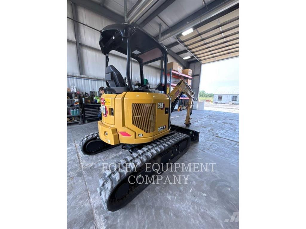 CAT 302.7-07LO حفارات زحافة