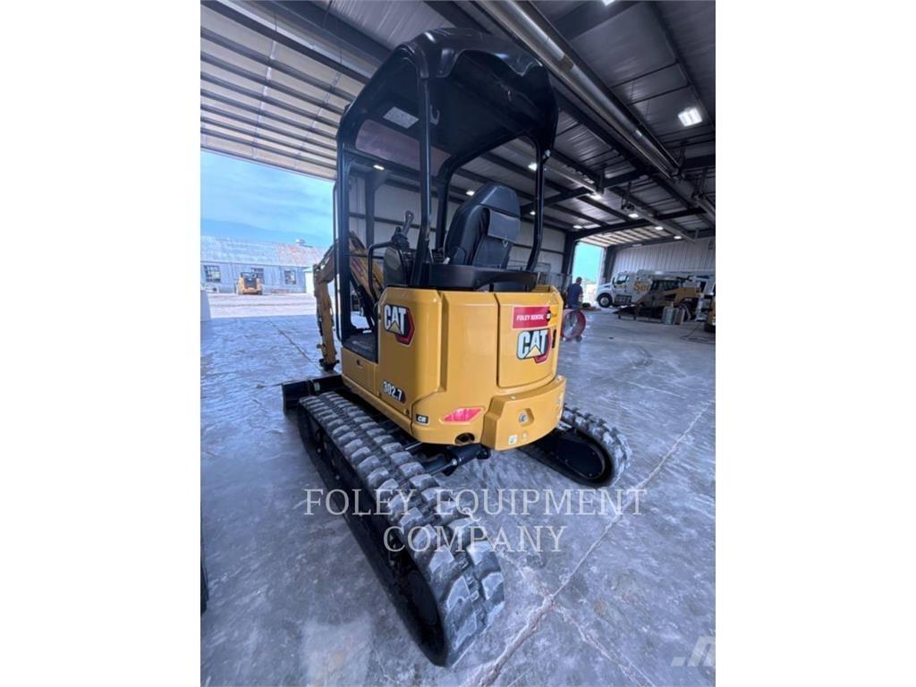 CAT 302.7-07LO حفارات زحافة