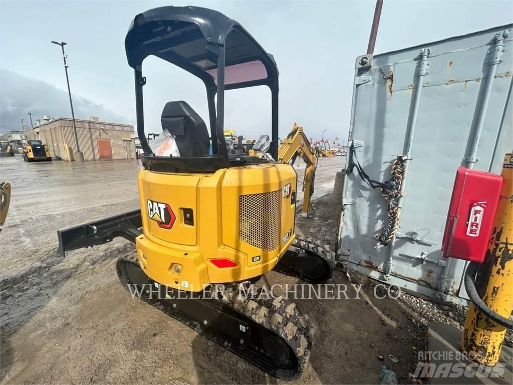 CAT 302.7 C1 حفارات زحافة