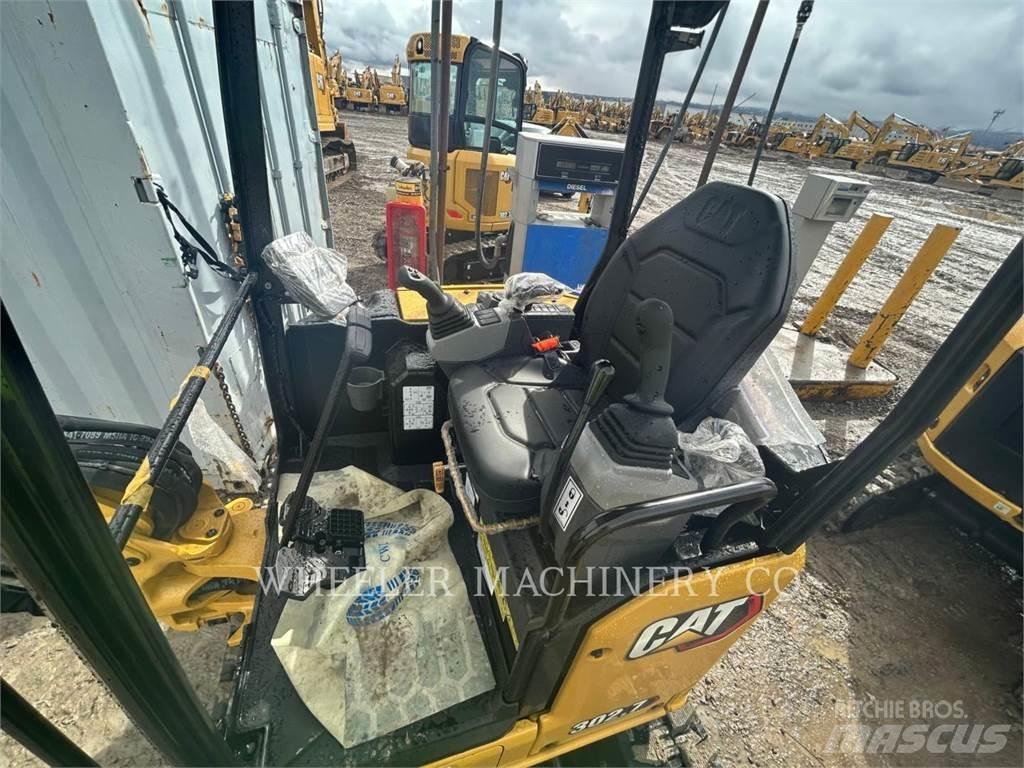 CAT 302.7 C1 حفارات زحافة