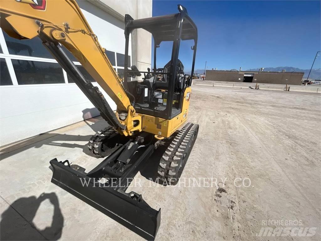 CAT 302.7 C1 حفارات زحافة