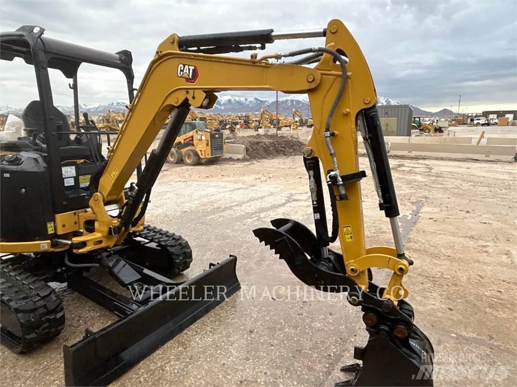 CAT 302.7 C1TH حفارات زحافة