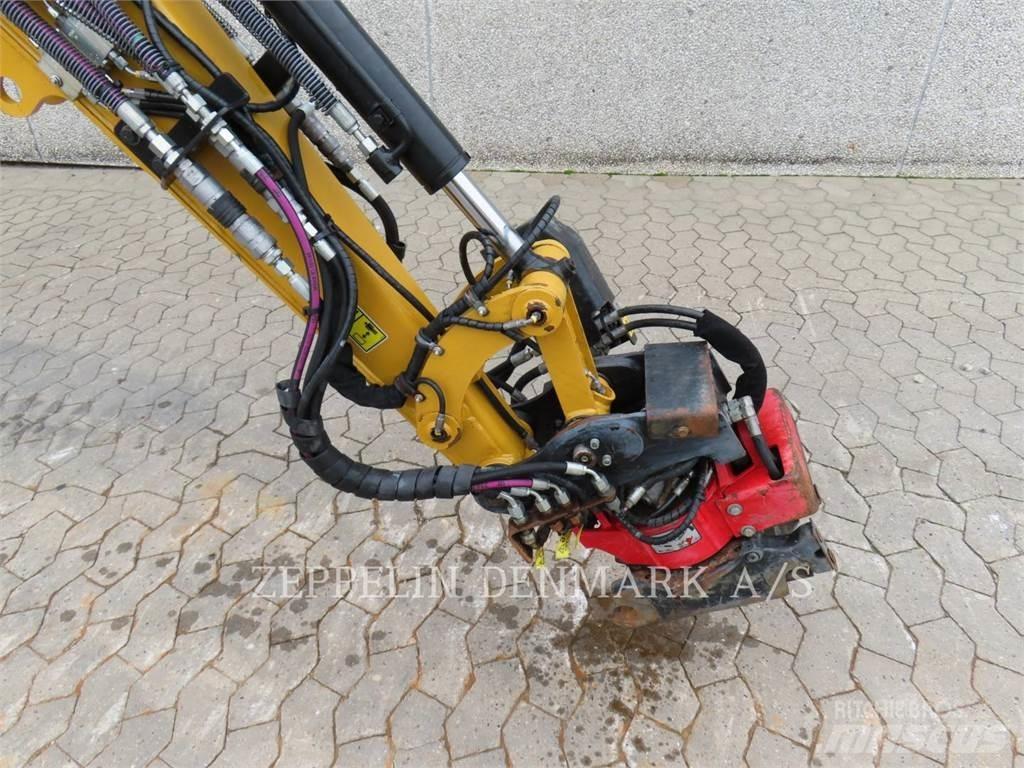 CAT 302.707CR حفارات زحافة