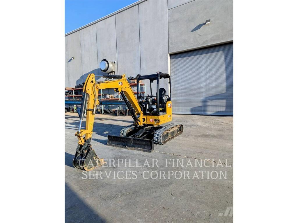 CAT 302.707CR حفارات زحافة