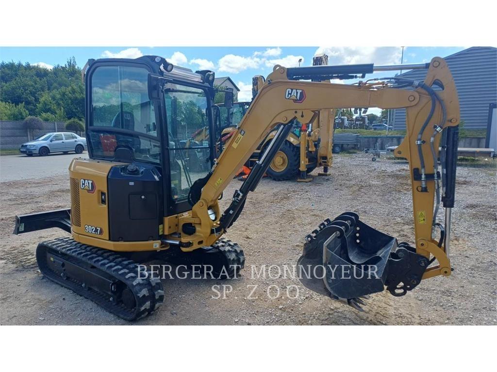 CAT 302.7CR حفارات زحافة