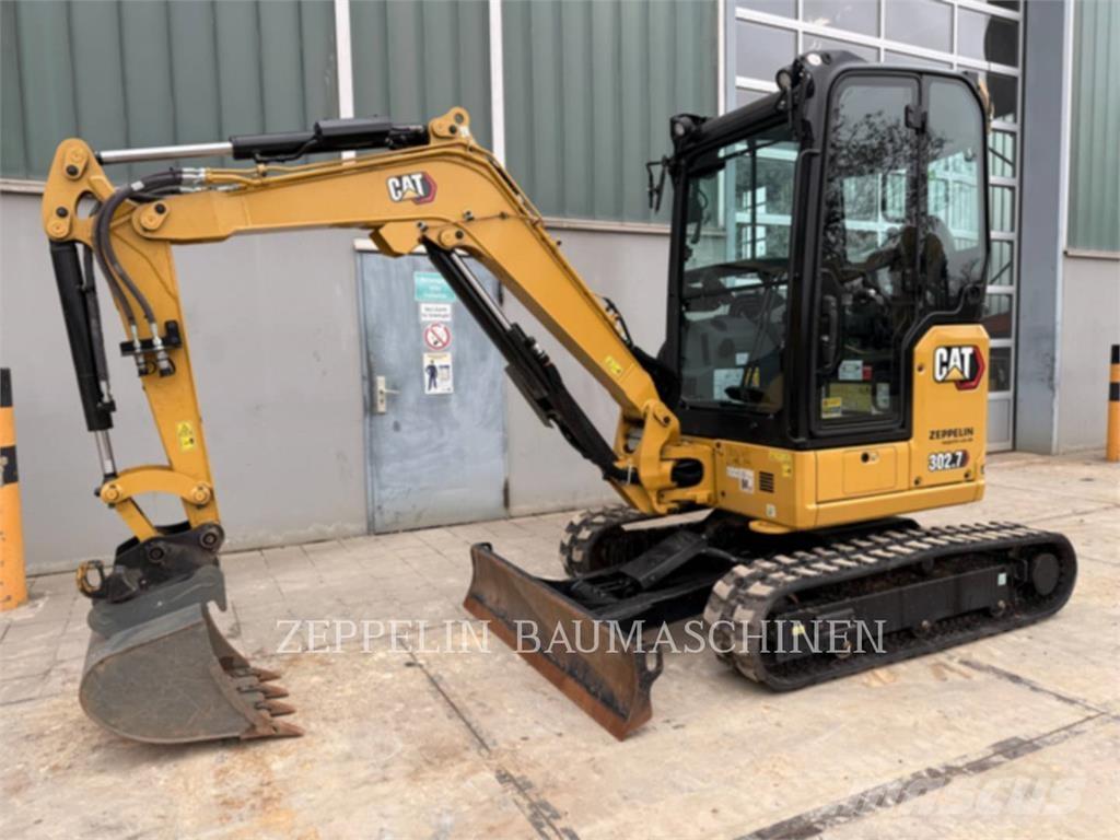 CAT 302.7CR-07 حفارات زحافة