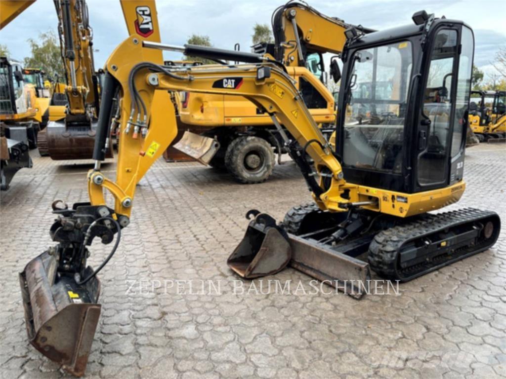 CAT 302.7D حفارات زحافة
