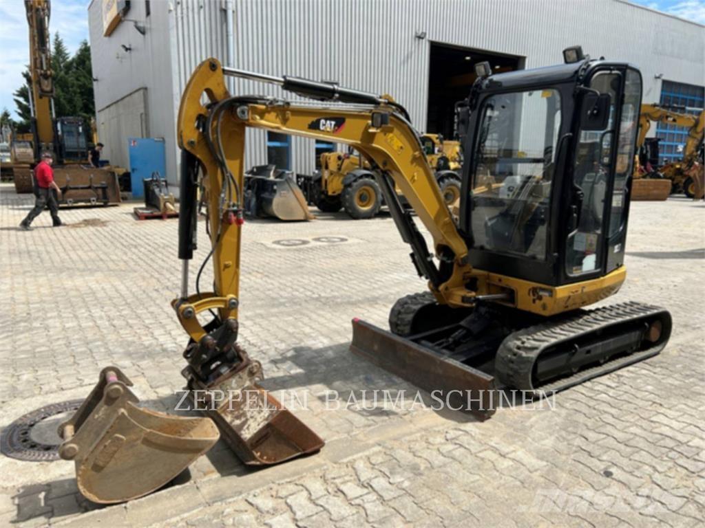 CAT 302.7D حفارات زحافة