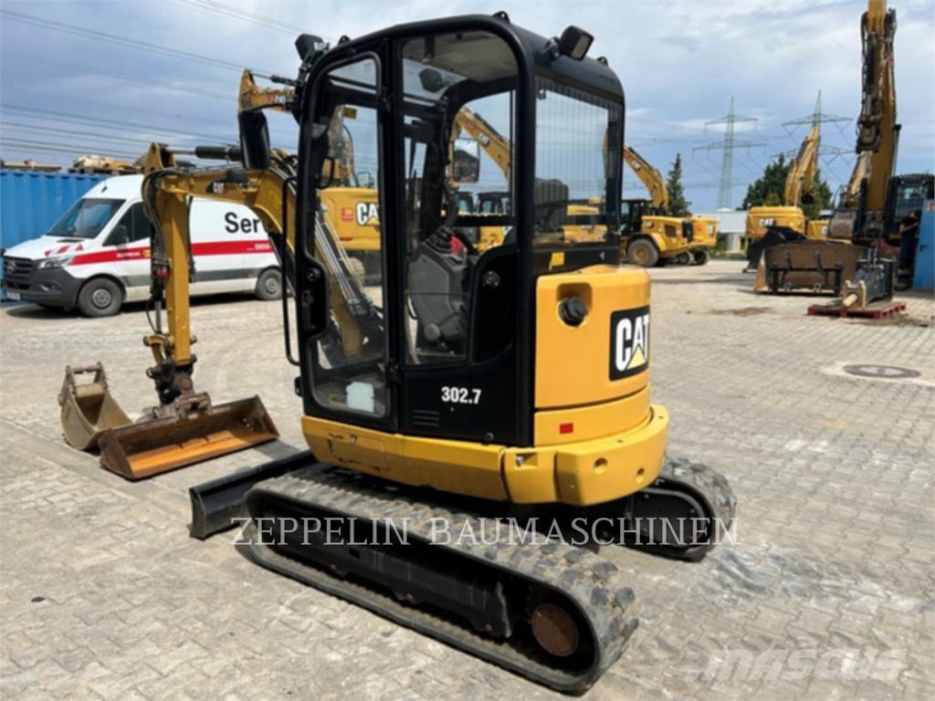 CAT 302.7D حفارات زحافة