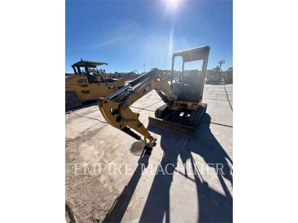CAT 302.7D CR حفارات زحافة
