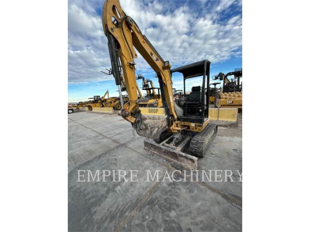 CAT 302.7D CR حفارات زحافة