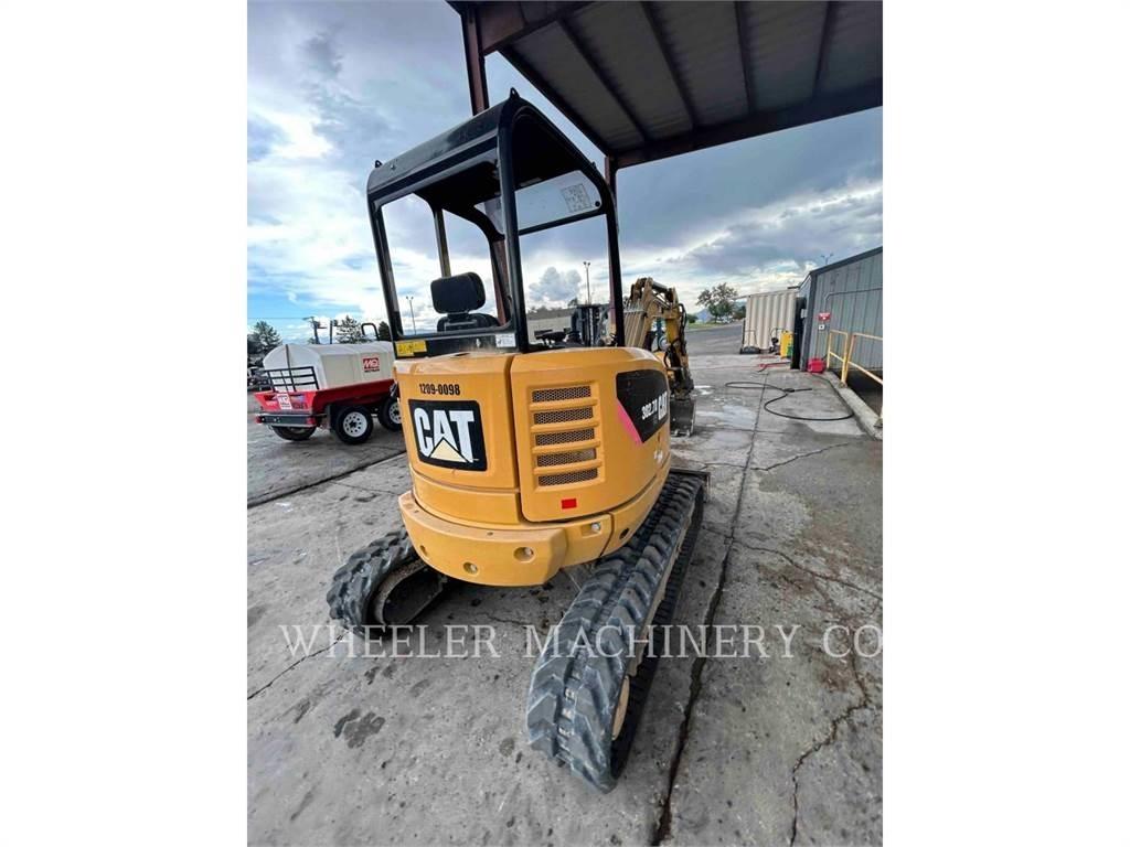 CAT 302.7DC1TH حفارات زحافة