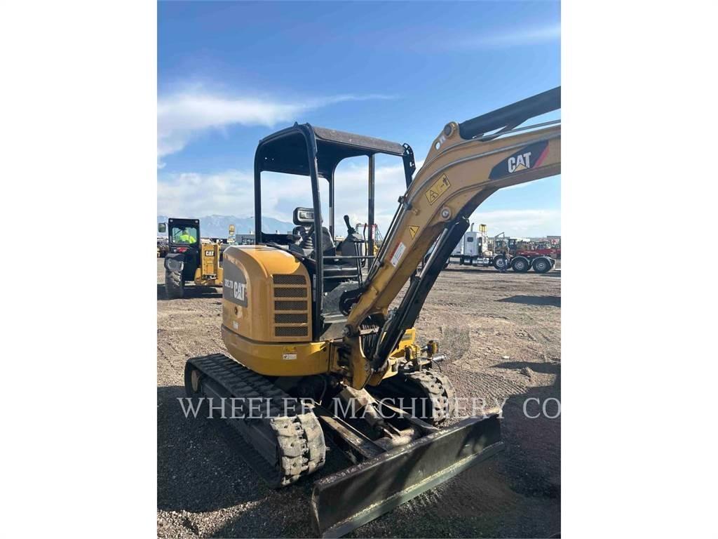 CAT 302.7DC1TH حفارات زحافة