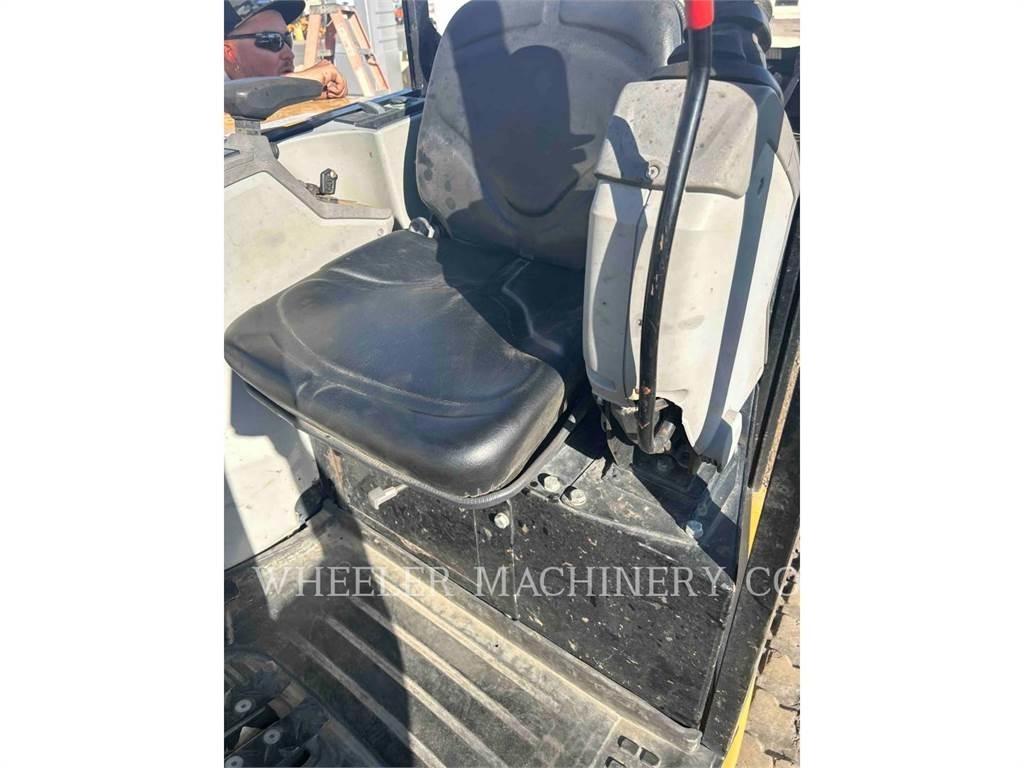 CAT 302.7DC1TH حفارات زحافة