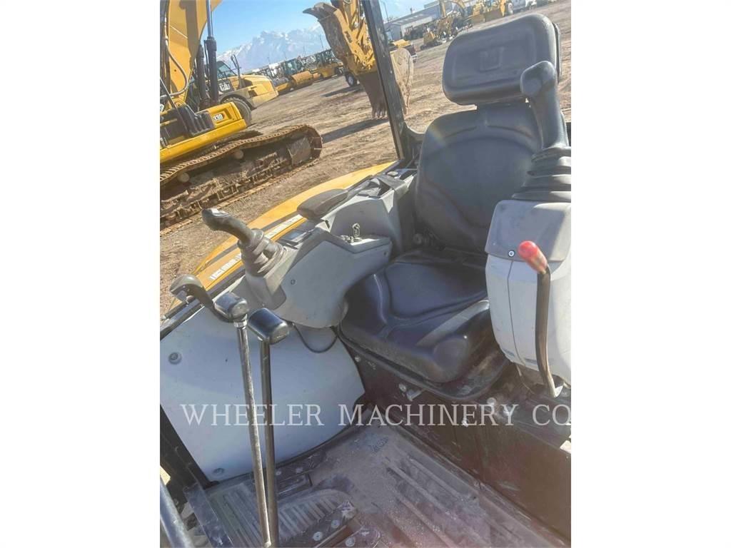 CAT 302.7DC1TH حفارات زحافة