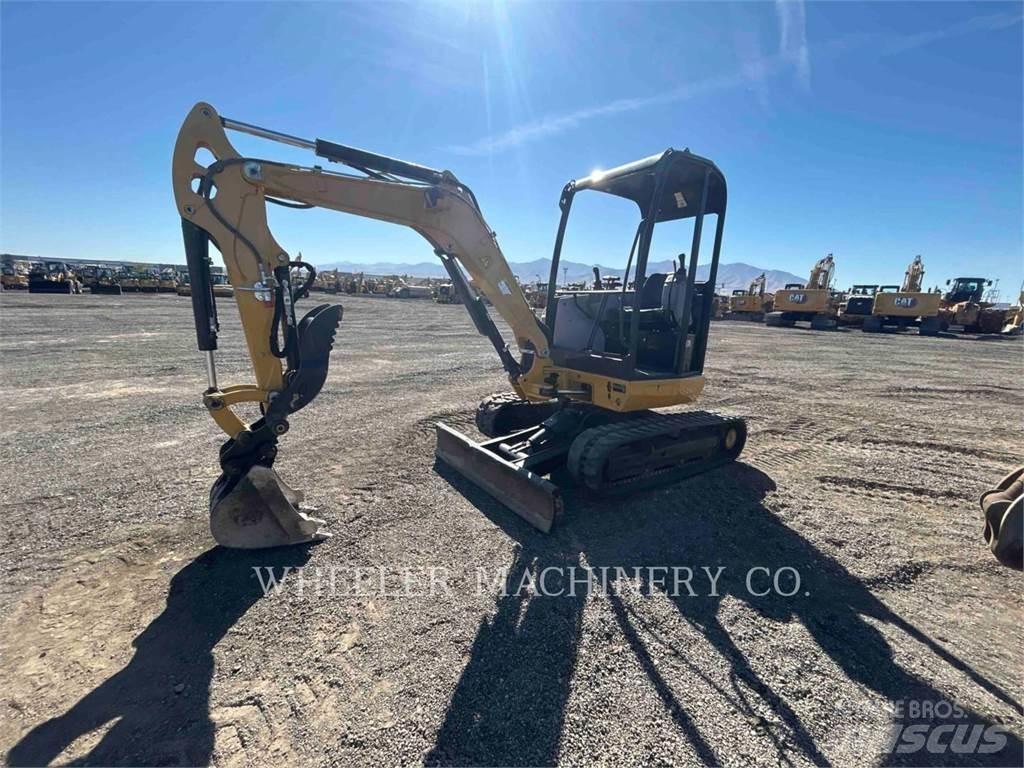 CAT 302.7DC1TH حفارات زحافة