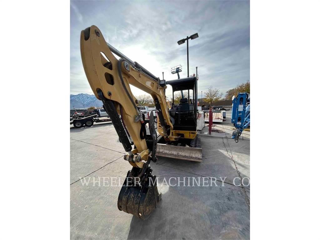 CAT 302.7DC1TH حفارات زحافة