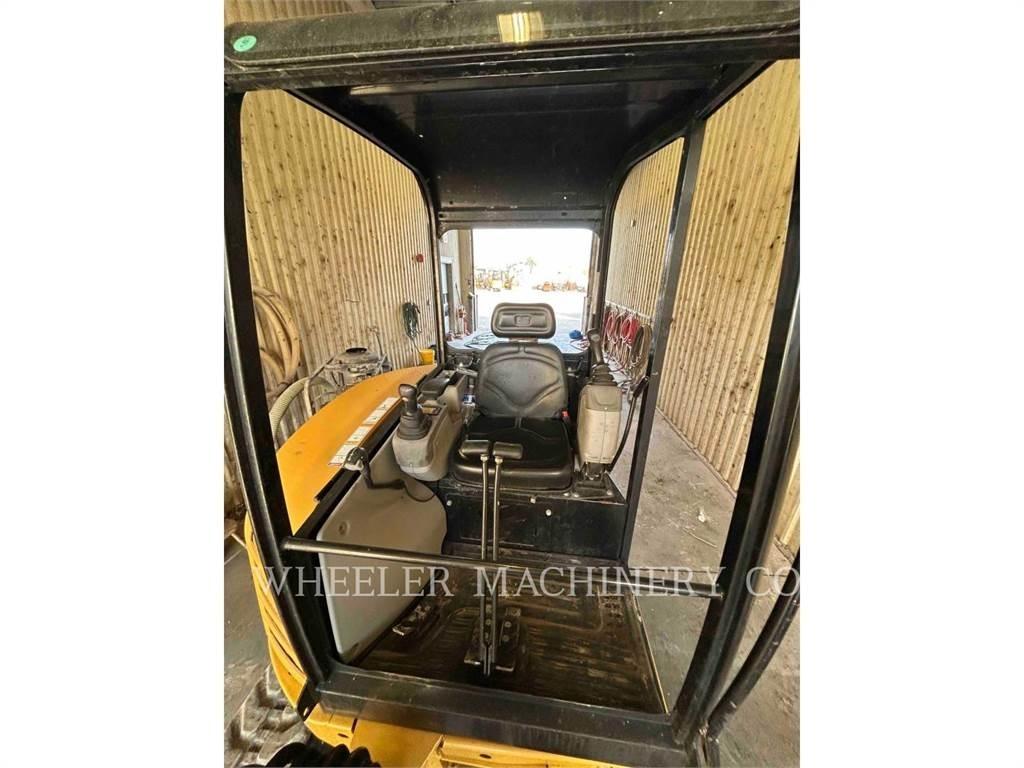 CAT 302.7DC1TH حفارات زحافة