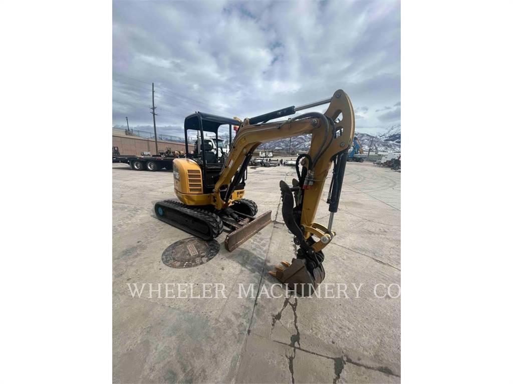 CAT 302.7DC1TH حفارات زحافة