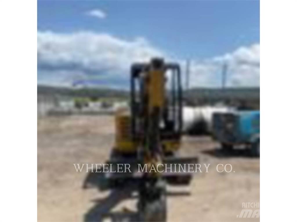 CAT 302.7DC1TH حفارات زحافة