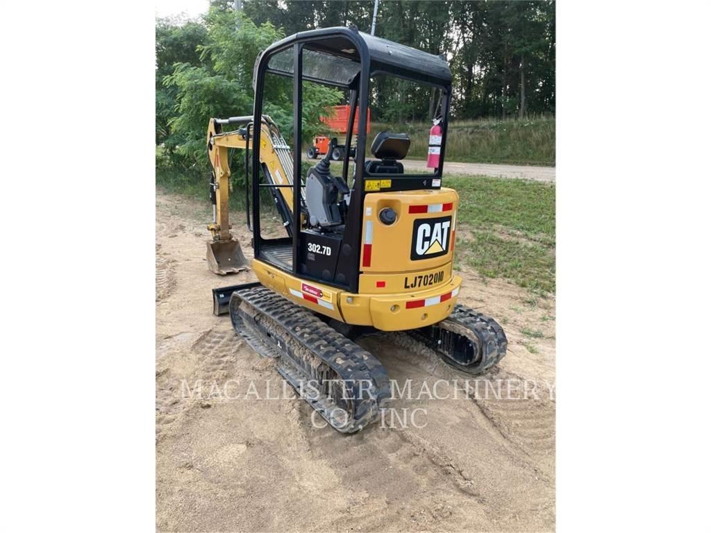 CAT 302.7DCR حفارات زحافة