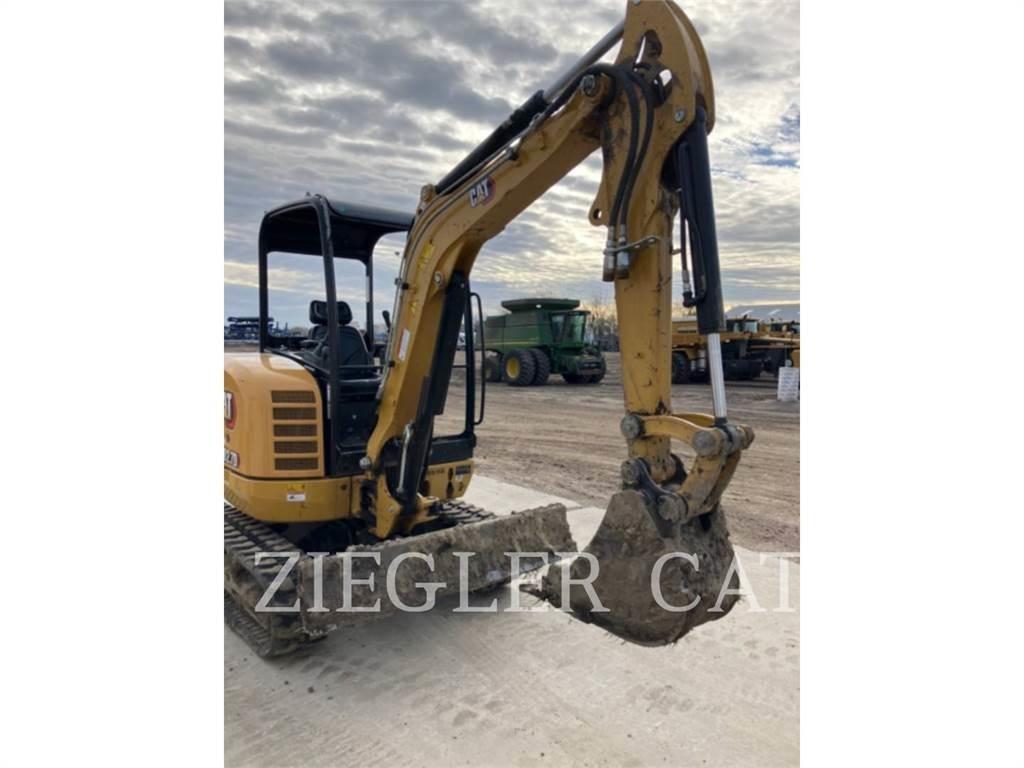CAT 302.7DCR حفارات زحافة