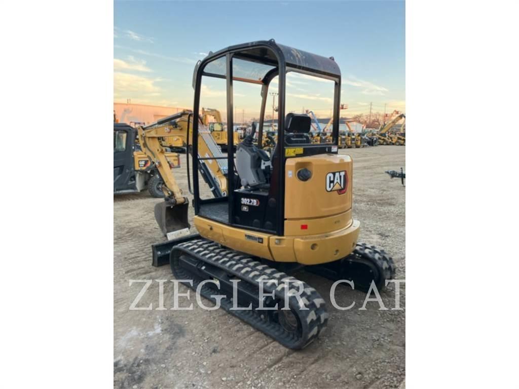 CAT 302.7DCR حفارات زحافة