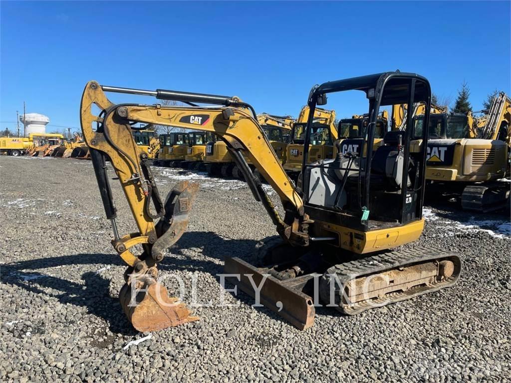 CAT 302.7DCR حفارات زحافة