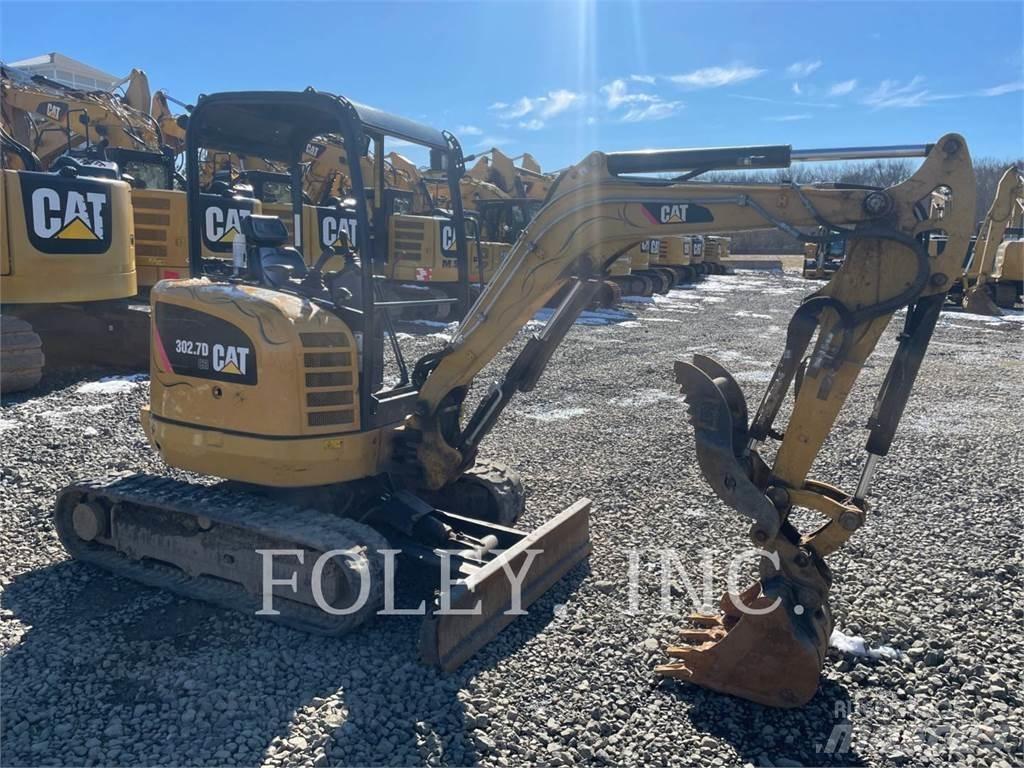 CAT 302.7DCR حفارات زحافة