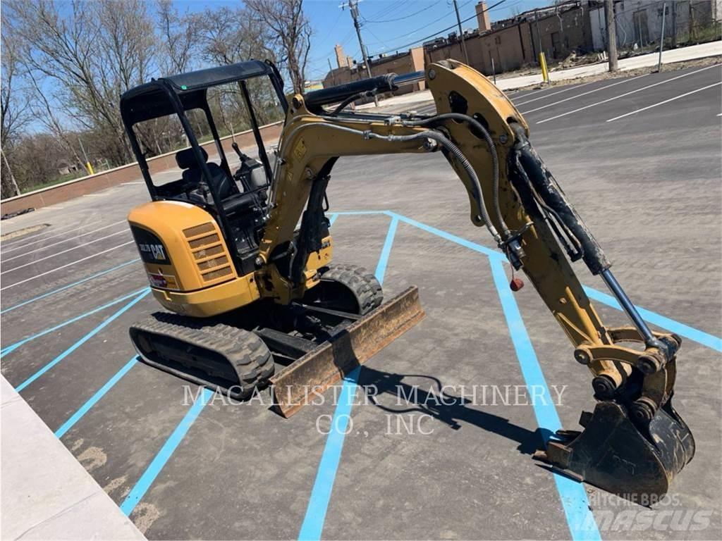 CAT 302.7DCR حفارات زحافة