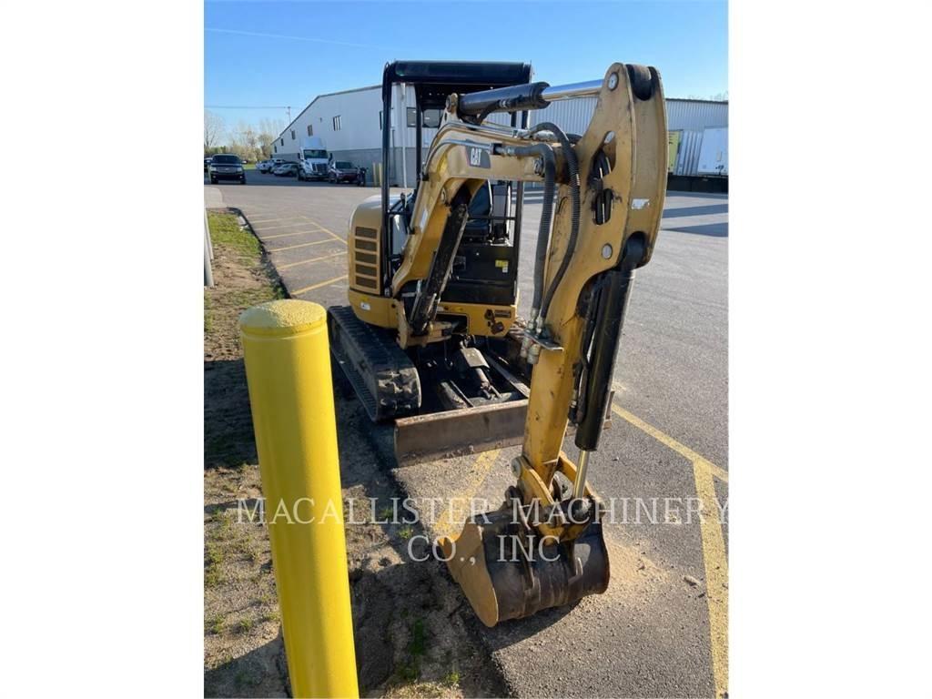CAT 302.7DCR حفارات زحافة