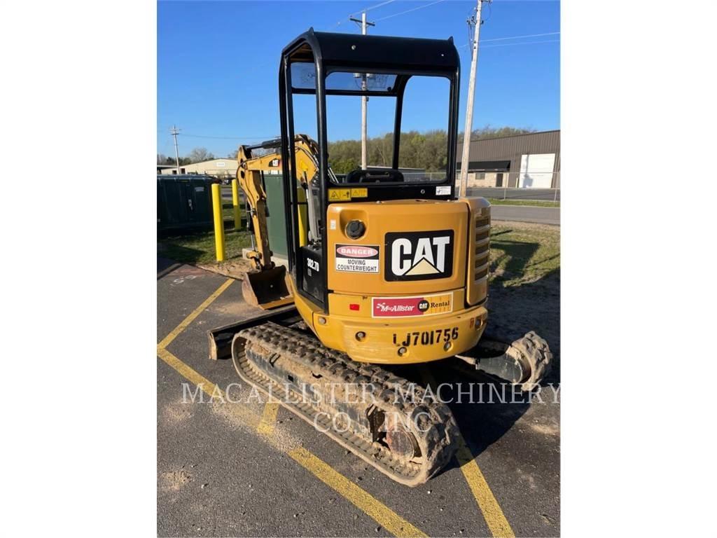 CAT 302.7DCR حفارات زحافة