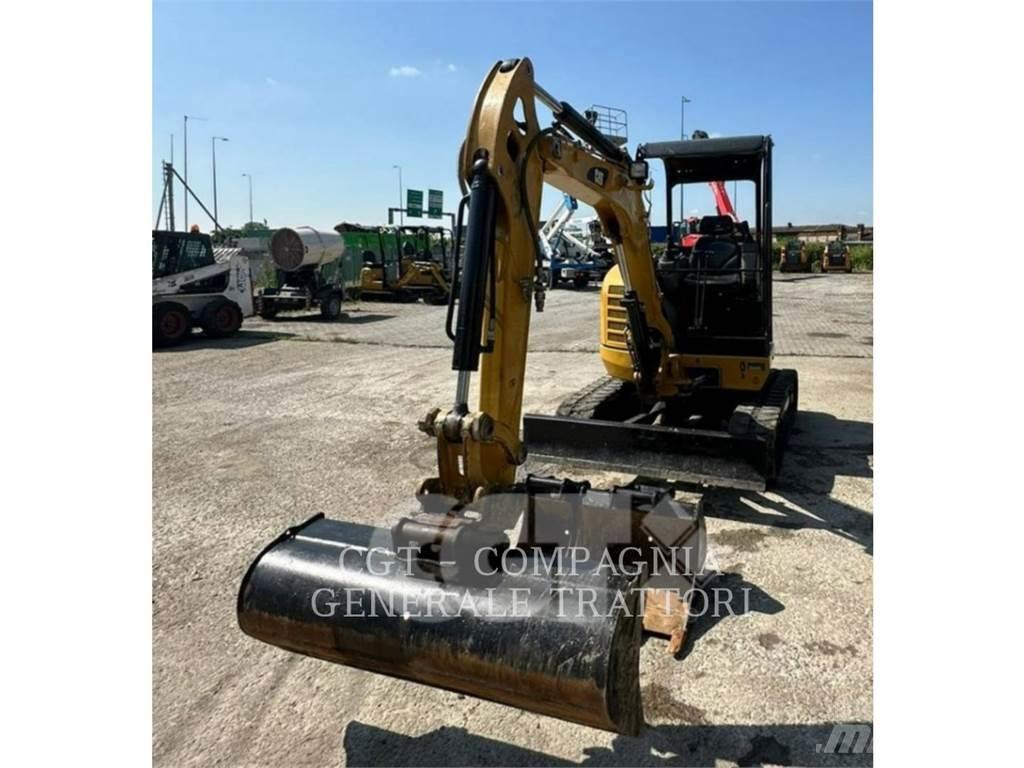 CAT 302.7DCR حفارات زحافة
