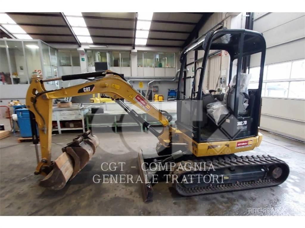 CAT 302.7DCR حفارات زحافة