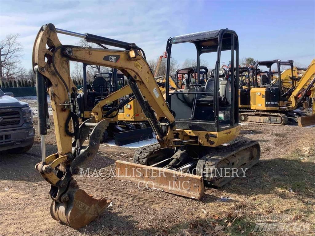 CAT 302.7DCR حفارات زحافة