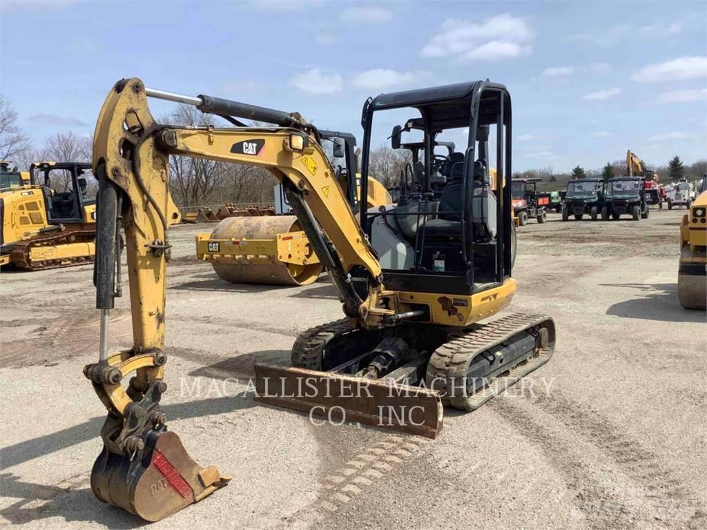 CAT 302.7DCR حفارات زحافة