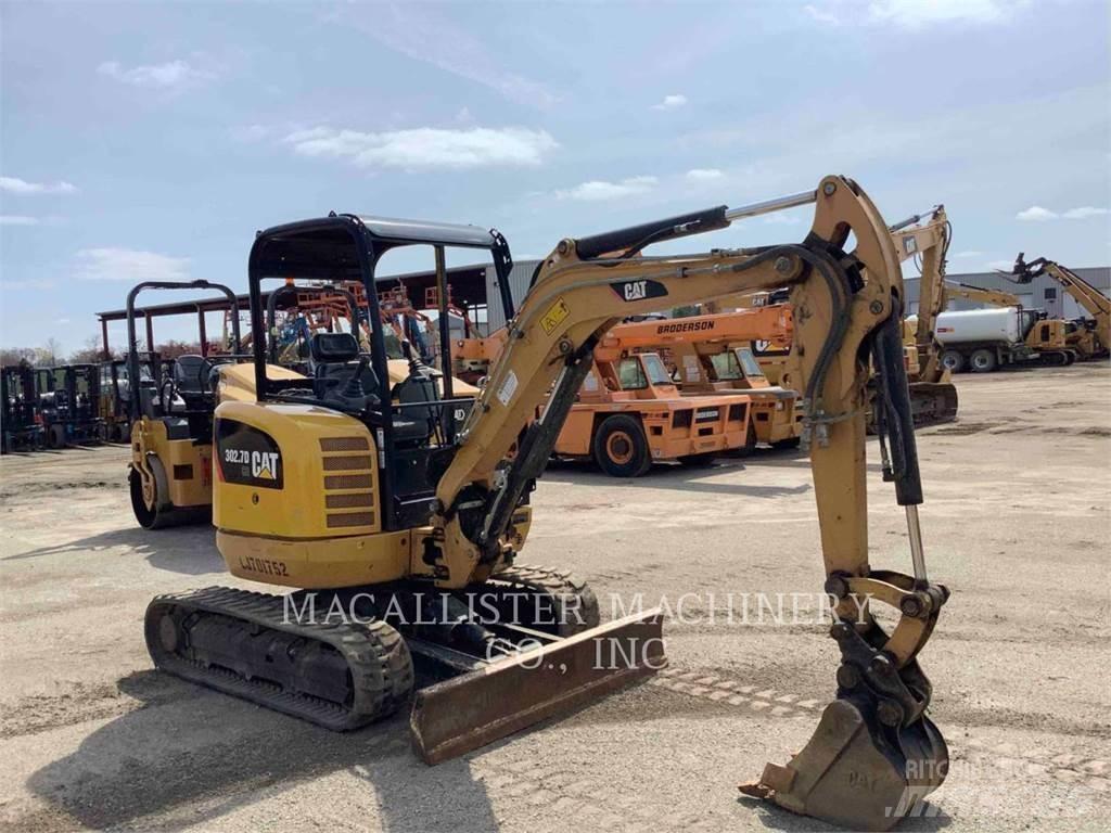 CAT 302.7DCR حفارات زحافة