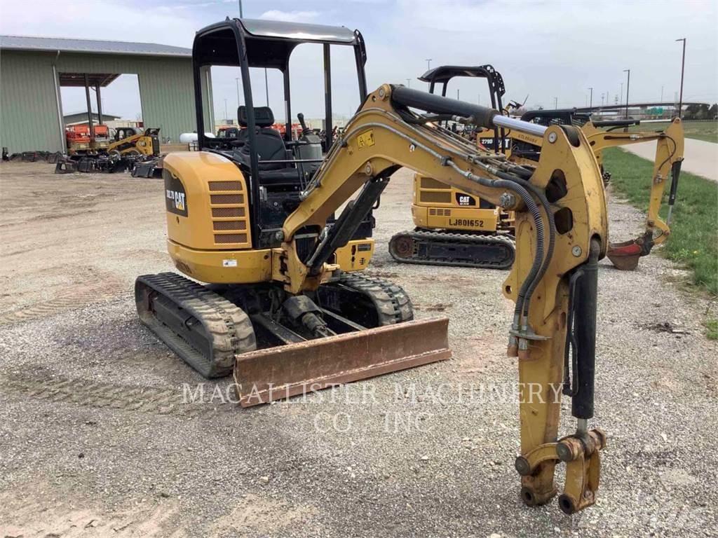 CAT 302.7DCR حفارات زحافة