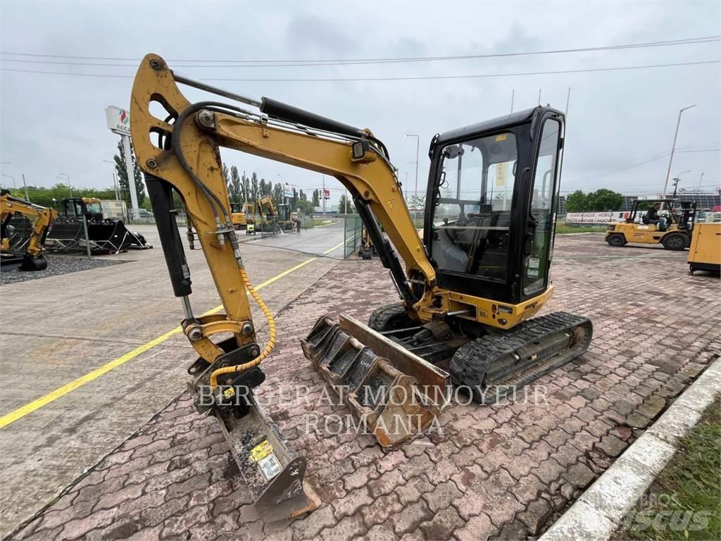 CAT 302.7DCR حفارات زحافة