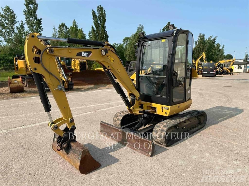 CAT 302.7DCR حفارات زحافة